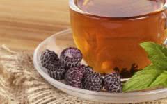 7 Benefícios do Chá de Amora para a Saúde